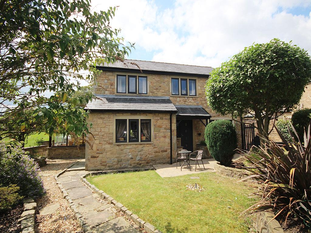 4 bedroom house For Sale in Fence, Burnley - Main Image